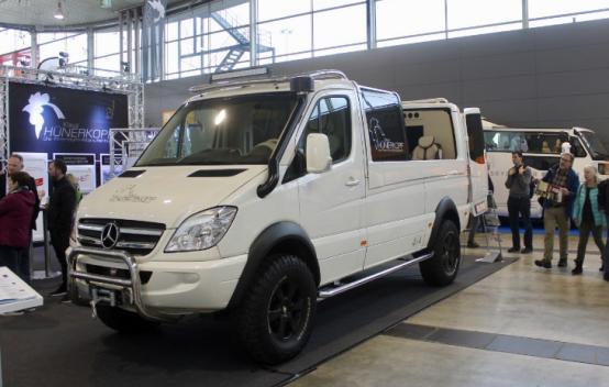 HünerkopfSprinter 4x4 Landaulet锁定2020年最怪异的敞篷车