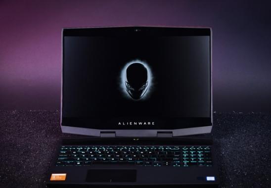 评测Alienware m15星云红怎么样以及微星P65 Creator笔记本如何