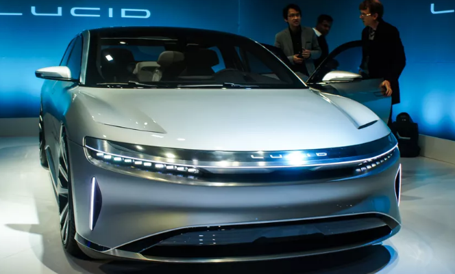 Lucid Air可以在高速公路上达到400英里的射程