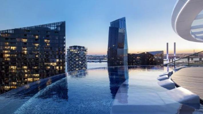 码头区马里奥特酒店将向公众开放15楼无边泳池