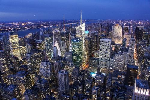 派拉蒙集团以1.3亿美元出售曼哈顿大厦