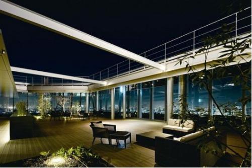 Fairlight顶层公寓售价超过800万美元打破了160万美元的郊区纪录