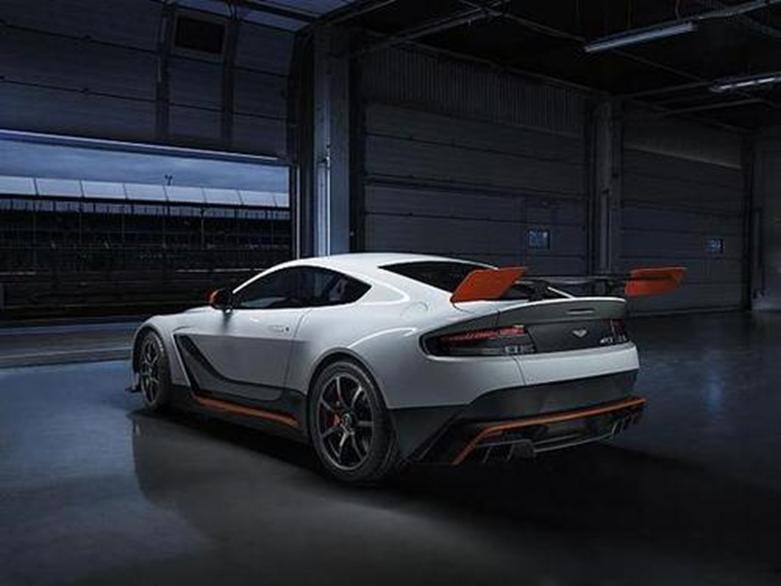 渲染的阿斯顿马丁Vantage GT3公路车展现干净的宽体外观