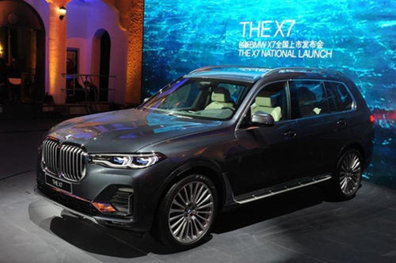 宝马X7与特斯拉Model X与梅赛德斯-AMG GLC 63
