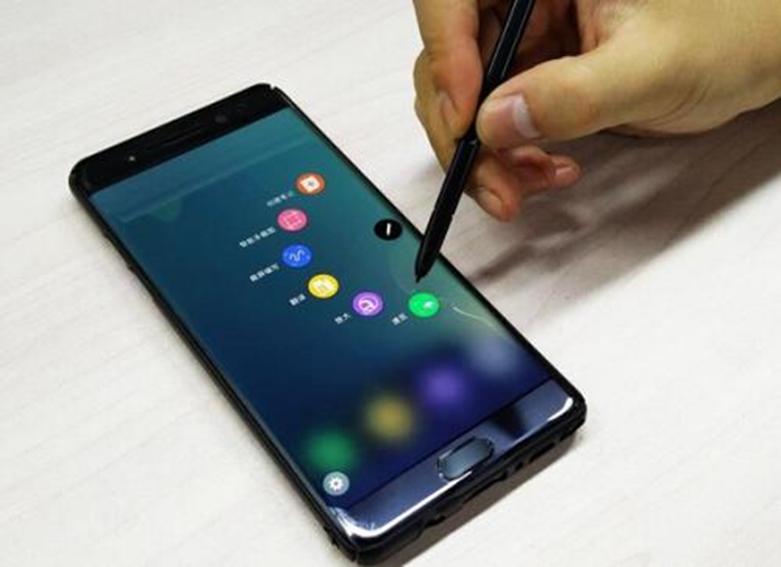 三星停止生产Galaxy Note 7但英国运营商尚未削减设备销售