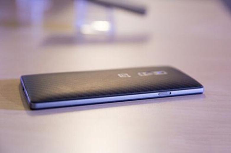 报道称OnePlus Bullets Z TWS即将推出30W无线充电器