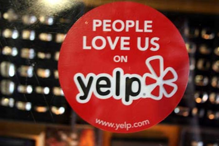 Yelp裁掉了1000名员工暂时解雇了1100多名员工
