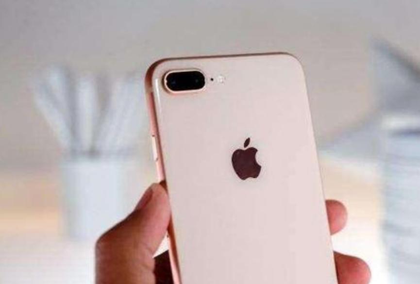 苹果较大型号的手机可能会在明年下半年发布