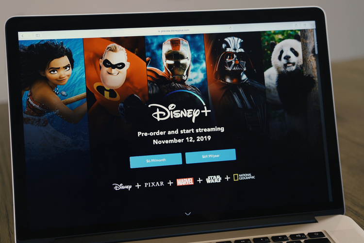 迪士尼+流媒体服务现在在全球拥有5450万订户
