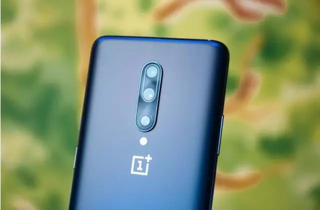 OxygenOS Open Beta 15更新为OnePlus 7/7 Pro带来了黑暗模式切换