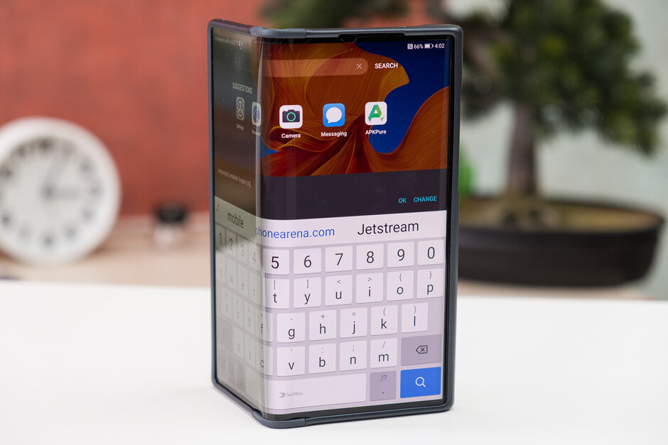 华为和小米即将推出的折叠手机将使用超薄玻璃