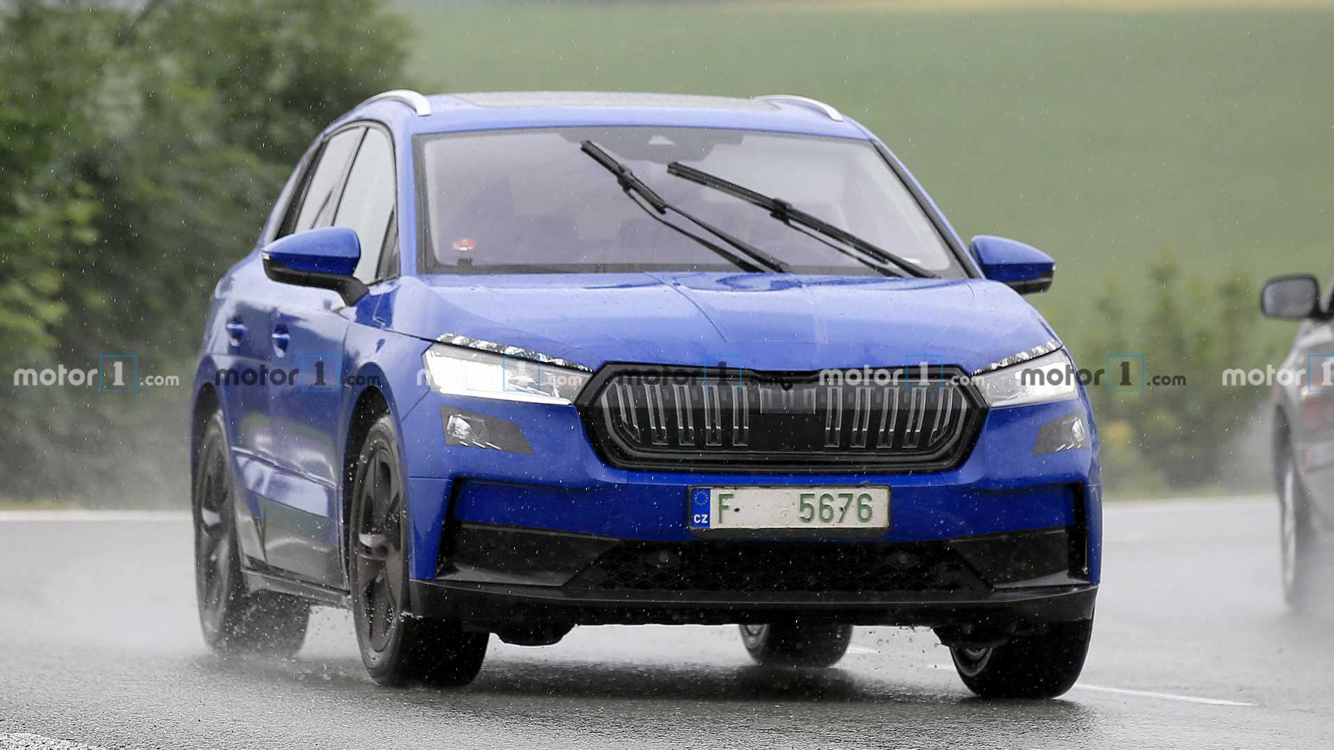 斯柯达恩雅克（Skoda Enyaq）电动SUV螺旋形穿着欺骗性迷彩