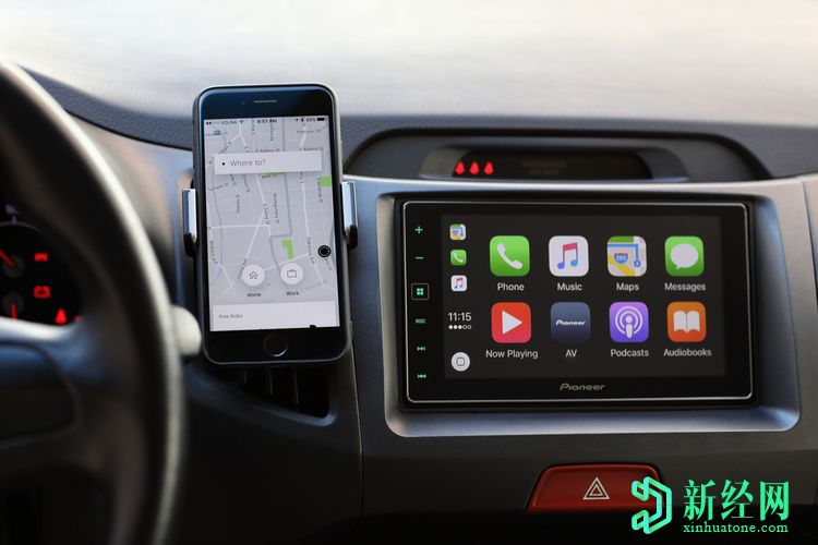 苹果可能会将显示面板嵌入“苹果汽车”的窗户玻璃之间