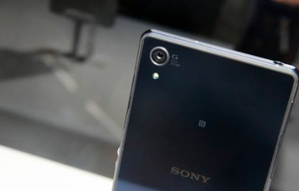 索尼Xperia 5 II泄漏展示了新的120Hz显示屏和耳机插孔