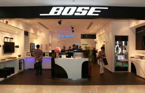 Bose推出了新的耳机和音乐眼镜