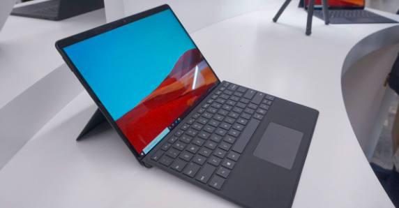 微软终于发布了其高端的Surface Pro X笔记本电脑