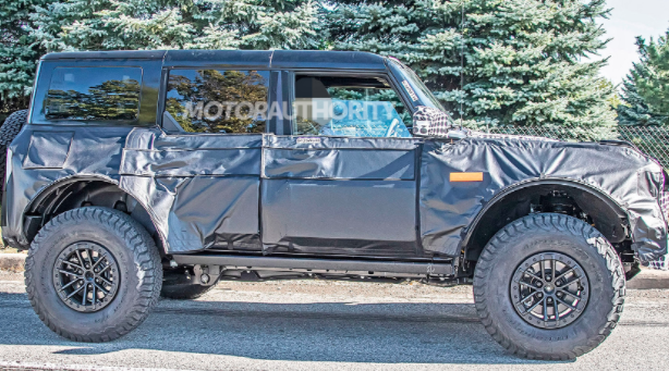 2021年福特Bronco Raptor（Warthog）间谍照片