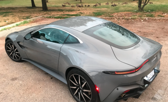 2020年阿斯顿·马丁·范塔奇（Aston Martin Vantage）的吸引力与众不同