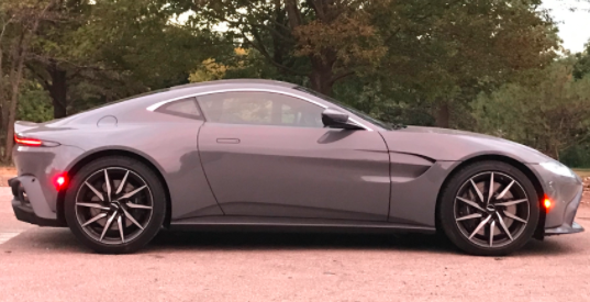 2020年阿斯顿·马丁·范塔奇（Aston Martin Vantage）的吸引力与众不同