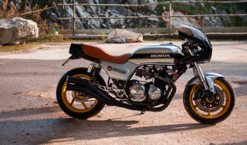 这是定制的本田CB900F摩托车，这会让您震撼