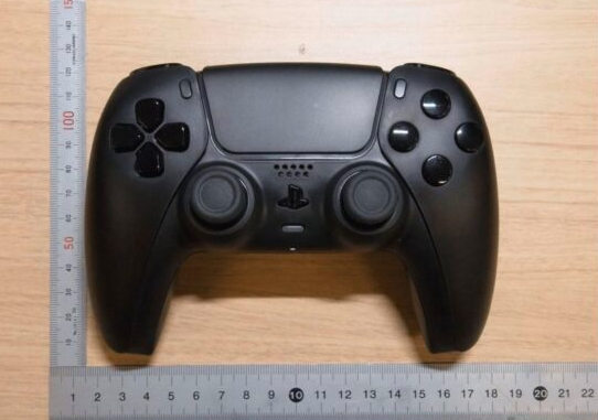 索尼全黑色PS5 DualSense控制器曝光