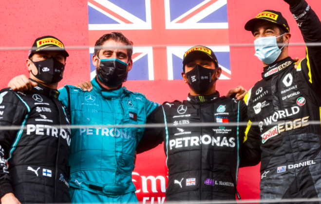 汉密尔顿赢得2020年一级方程式大赛艾米利亚·罗马涅大奖赛，梅赛德斯获得车队冠军