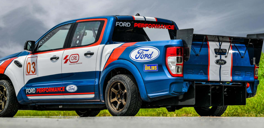 福特Ranger Raptor赛车卡车装备3.2升涡轮增压柴油直列五缸发动机