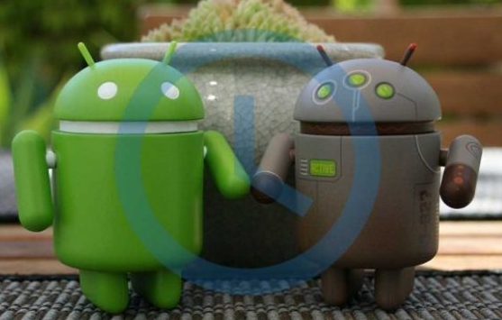 您可以在Android上自动激活暗模式