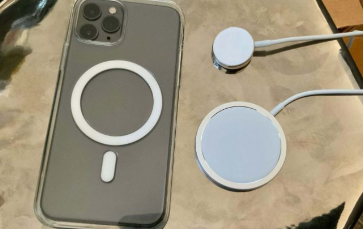 iPhone 12 MagSafe保护套的新颜色选项