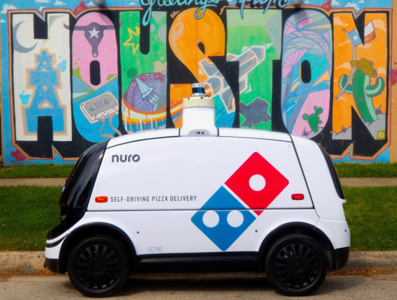 多米诺推出无人驾驶自动驾驶披萨送货服务