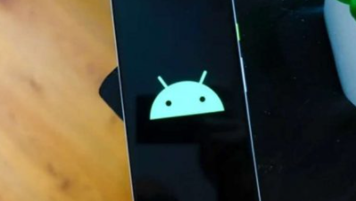 Android 12：新预览显示带圆角线的界面