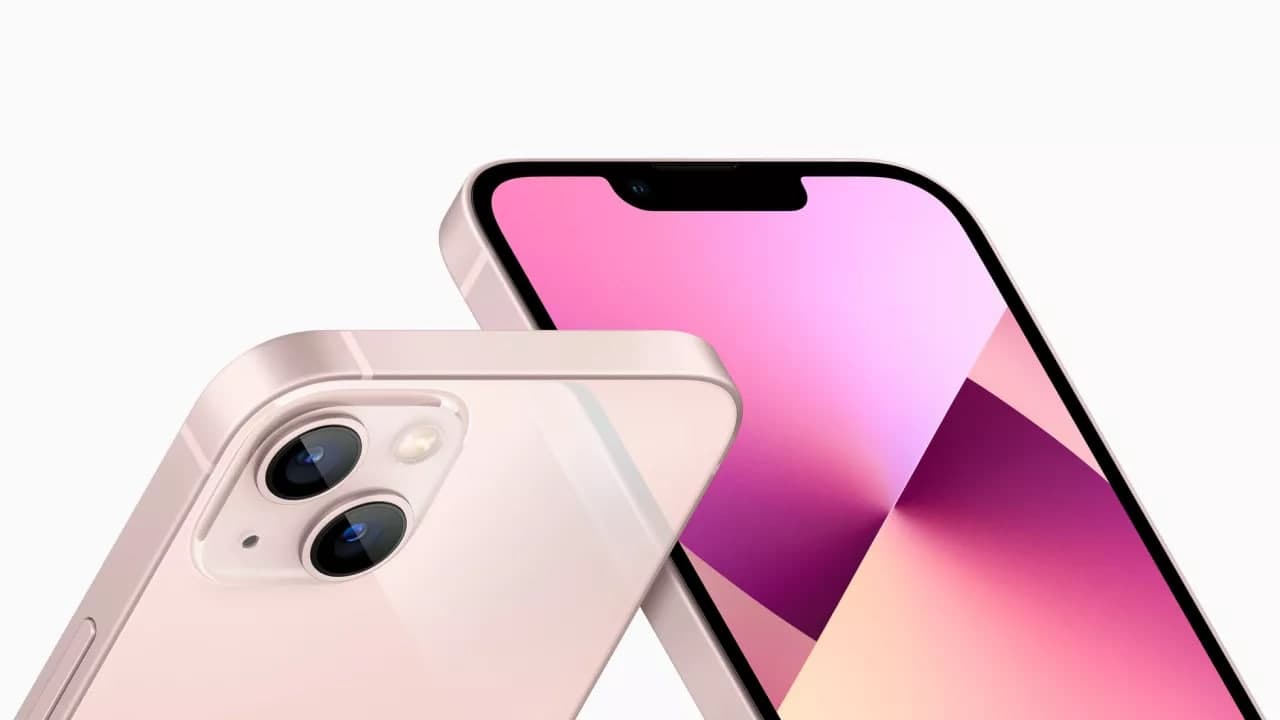 iPhone 13 拥有丰富的功能和具有竞争力的价格，是适合所有人的手机