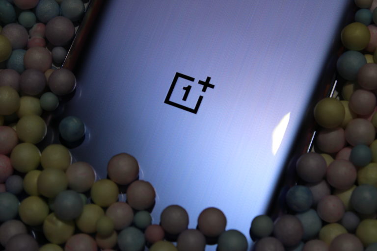 据称一加 9RT 出现在 Geekbench 上，规格显示