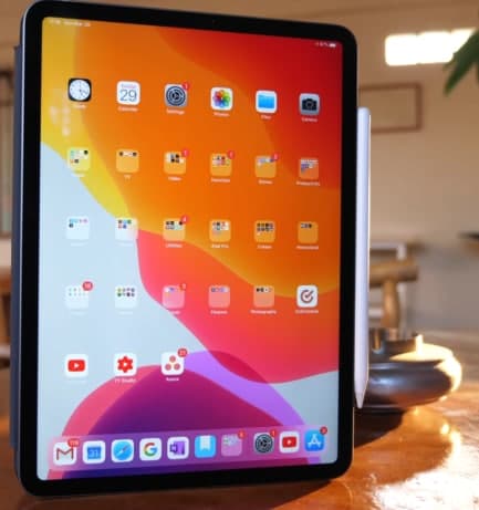 更亮的 OLED 显示屏可能会出现在未来的 iPad Pro 和 MacBook Pro 机型中