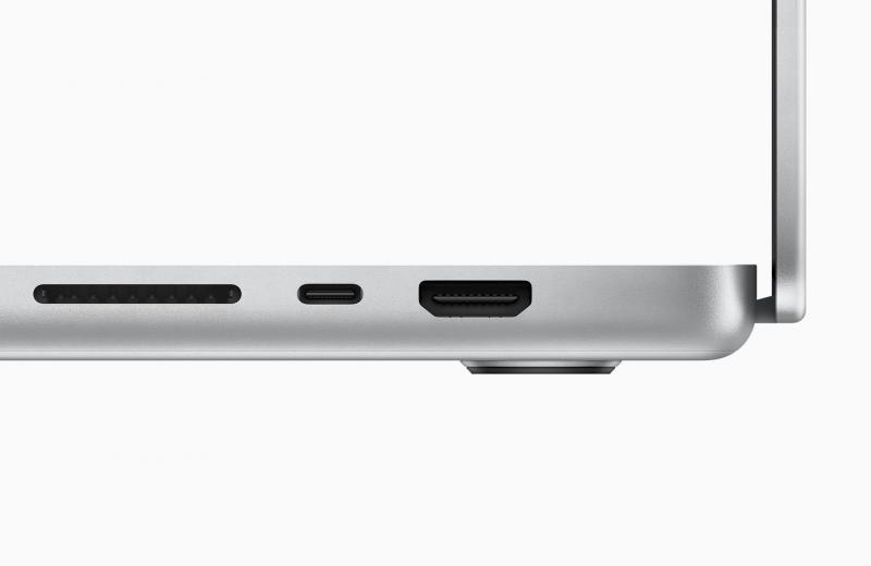 2021 款 MacBook Pro 关机后无法充电，用户也报告 SD 卡问题