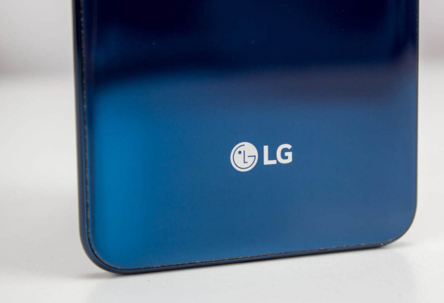 华为Mate XTs拆解机亮相MWC 2026 内部构造“一览无遗”