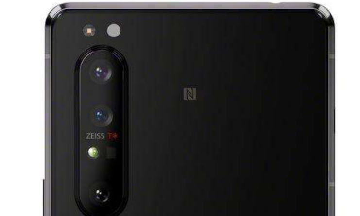 一加15T最新配置曝光 165Hz小直屏+7500mAh大电池