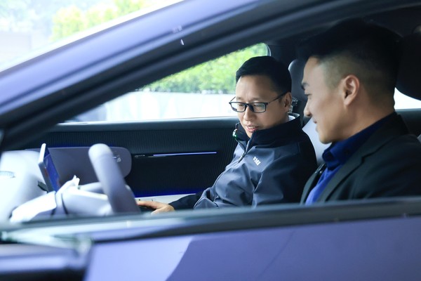 华为靳玉志称“如脱胎换骨” 新款阿维塔12有什么升级？