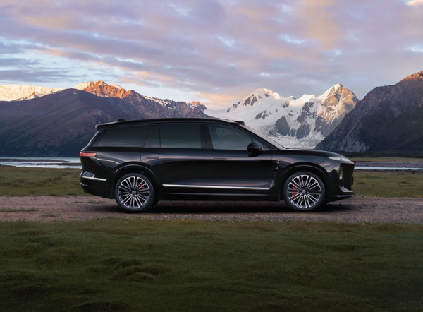 小鹏蔚来双双发布最新汽车月销量:仅相差不到500辆