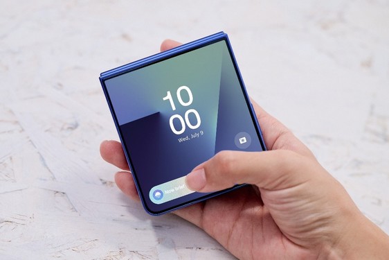 三星Galaxy Z Flip7：用专业影像系统锁住假期中的精彩瞬间