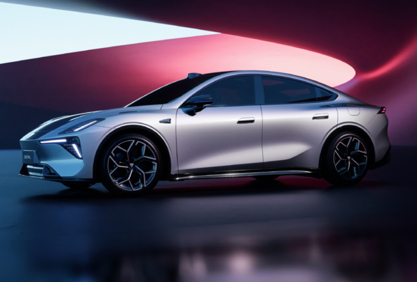 深蓝L06正式上市 限时权益价13.29万起 多项配置免费送