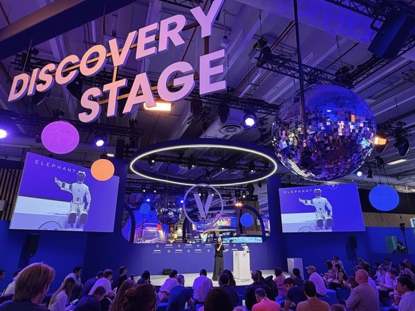 元点Zeroth亮相VivaTech 2026:全球首款自充电家用机器人开启欧洲首秀