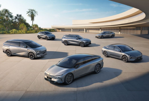 小鹏汽车2025年Q2营收达182.7亿元 亏损已大幅收窄 - 手机中国 -