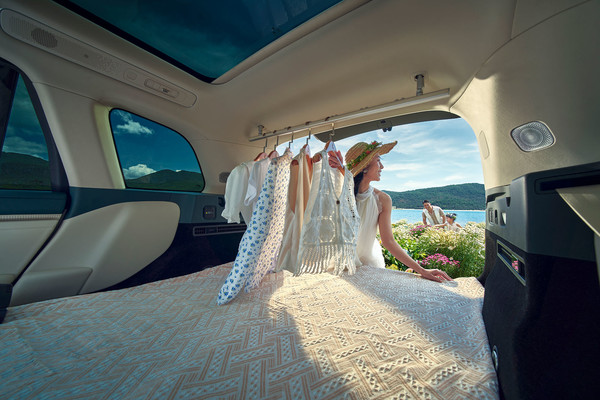 岚图泰山X8预售30.29万起 8系市场迎来终极“大杀器”！