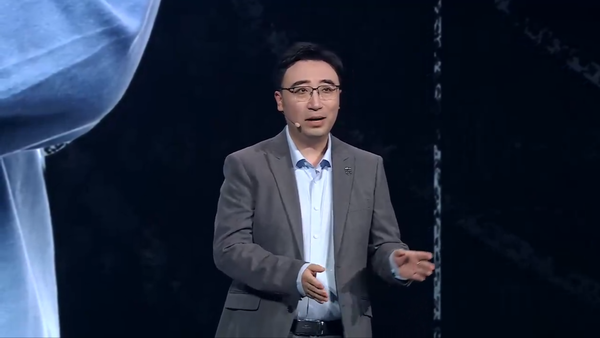 李永乐现身奕境发布会讲物理课
