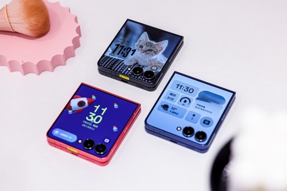 三星Galaxy Z Flip7:集轻薄耐用环保于一身的小折叠旗舰