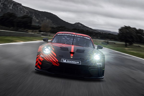 保时捷911 GT4 R
