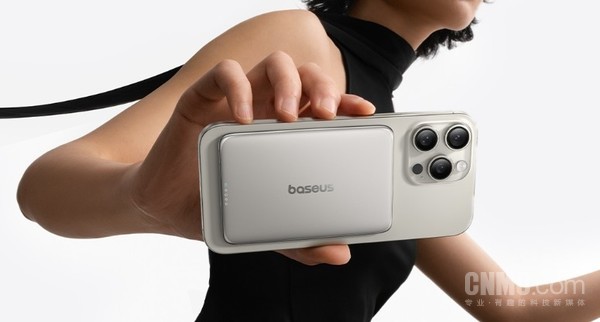 倍思发布新款卡片磁吸充电宝 Mac同款外壳 11N强吸力