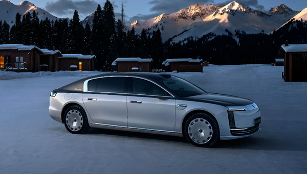 尊界S800月销量超BBA四大竞品之和 同价位断层领先!