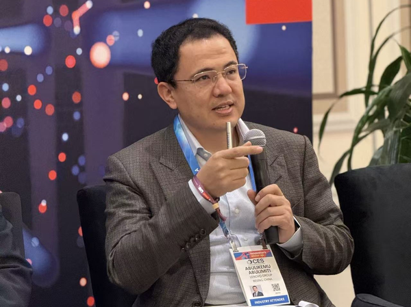 (联想集团副总裁、中国区战略及业务拓展副总裁阿木)